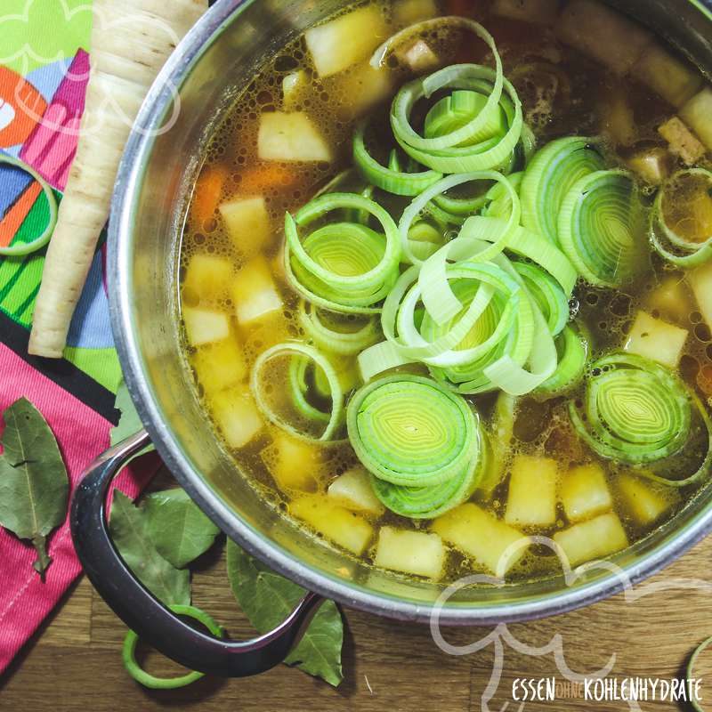 Einfache Gemüsesuppe - Essen ohne Kohlenhydrate